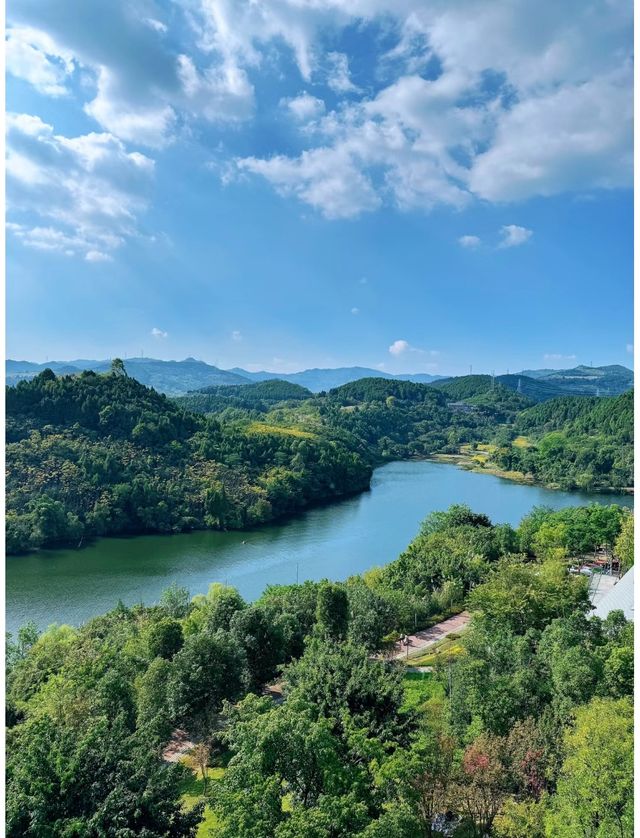 成都周末周邊遊必打卡：三岔湖景區及周邊。