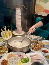 這家寶藏脆鰱魚火鍋店真的好火爆