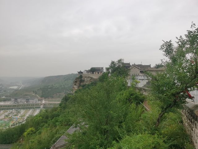 雨中遊 集三教一體的神木二郎山