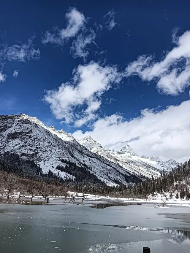 4-Day Tour of Jiuzhaigou and Huanglong: A Detailed Guide to Natural Wonders