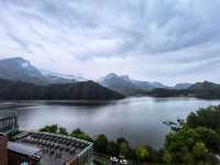 萬頃雲濤，一湖煙雨！霧靈山