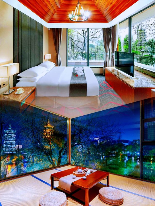 桂林湖景酒店！住進日月雙塔畫框裡