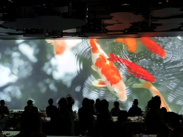 Shanghai is living in the future! I didn’t just have dinner on the Bund… I ATE a movie. 🎬