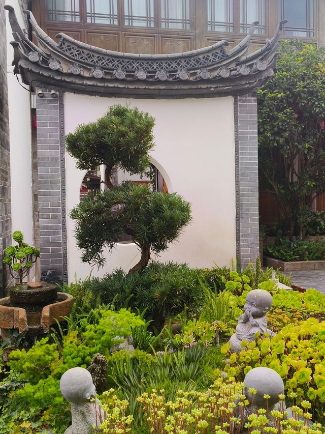 在麗江古城，我找到了一處讓時間慢下來的家——泊心雲舍。
