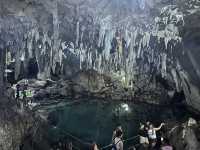 🌊 希納達南石灰岩洞 Hinagdanan Cave｜藏在地底的碧藍奇境