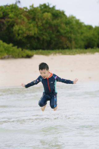 Semporna Island Hopping - Pearl Island - Mandabuan Bay - Battleship Island