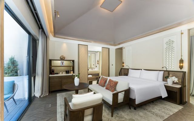 住進沙漠綠洲裡敦煌新開的頂奢酒店也太絕了吧！