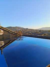 泊心雲舍|在麗江古城,枕著茶香與書香做一場「大魚海棠」的