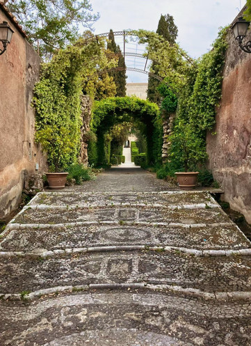 Tivoli's Hidden Gems: Stroll Through the Medieval Old Town! | Trip