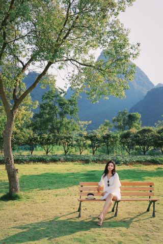 Girls, listen to my advice if you're coming to Yangshuo! After my meticulous research, I finally found this hidden gem of a hotel! The location is superb, right in the heart of the Yulong River scenic area.