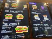 紐西蘭知名連鎖漢堡店Burgerfuel，基督城機場店