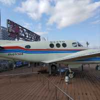 宮崎空港には航空大学校の訓練機が屋上に展示されている