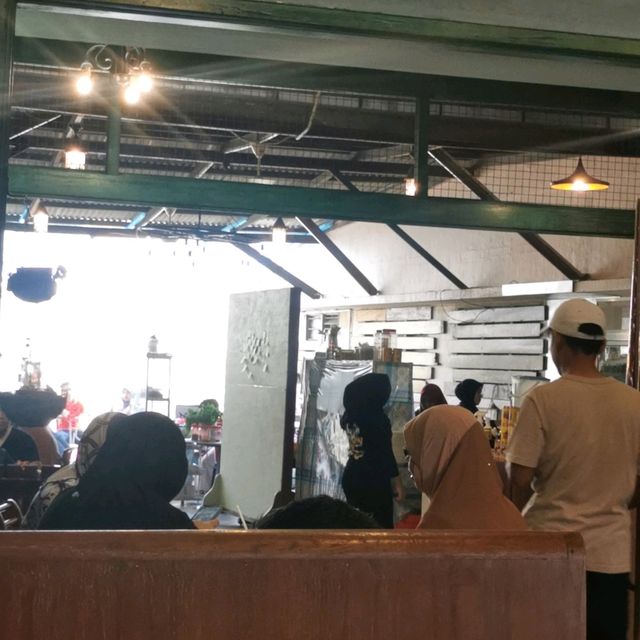 Nice Breakfast Trip! 
