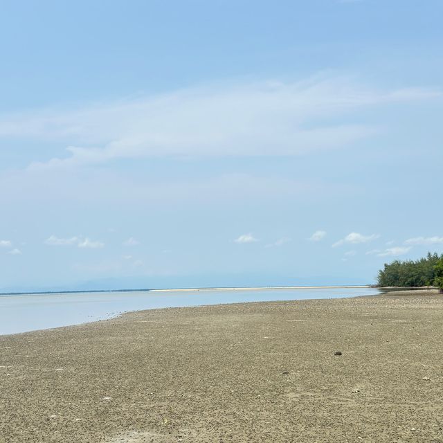 📍สุดปลายแหลมตะลุมพุก หาดสวย รูปพระจันทร์เสี้ยว