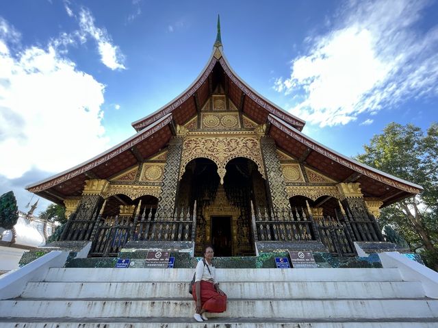 วัดเชียงทอง หลวงพระบาง วัดอยู่ติดริมแม่น้ำโขง