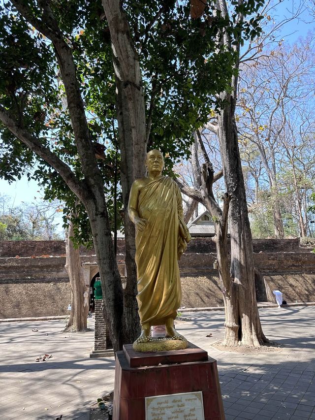 วัดอุโมงค์ สวนพุทธธรรม วัดสวยเชียงใหม่