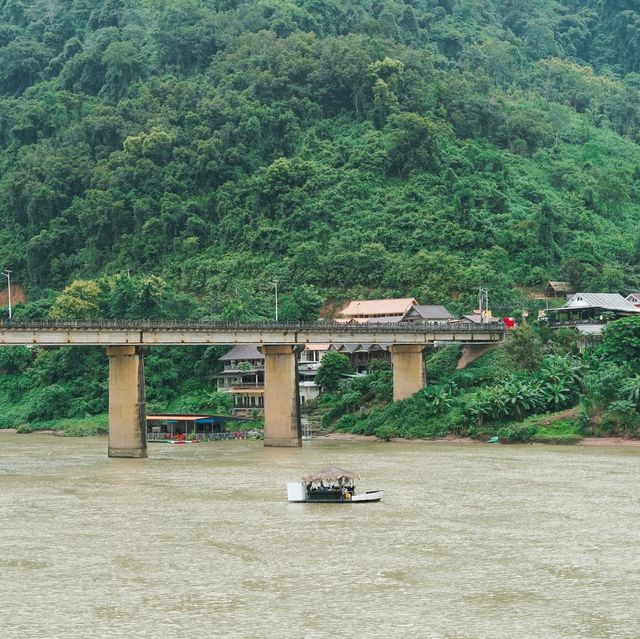 ที่พักวิวแม่น้ำ เฮือนพักอาทิต หนองเขียว 