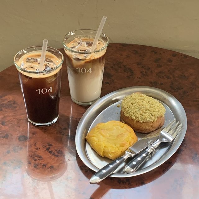 빈티지한 분위기에 디저트랑 커피까지 맛있는 카페 ‘104서울’ 빈티지한 분위기에 디저트랑 커피까지 맛있는 카페 ‘104서울’
