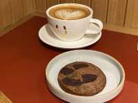 京都・中京区。エースホテル京都のロビー、コーヒーで一休み『Stumptown Coffee Roasters』