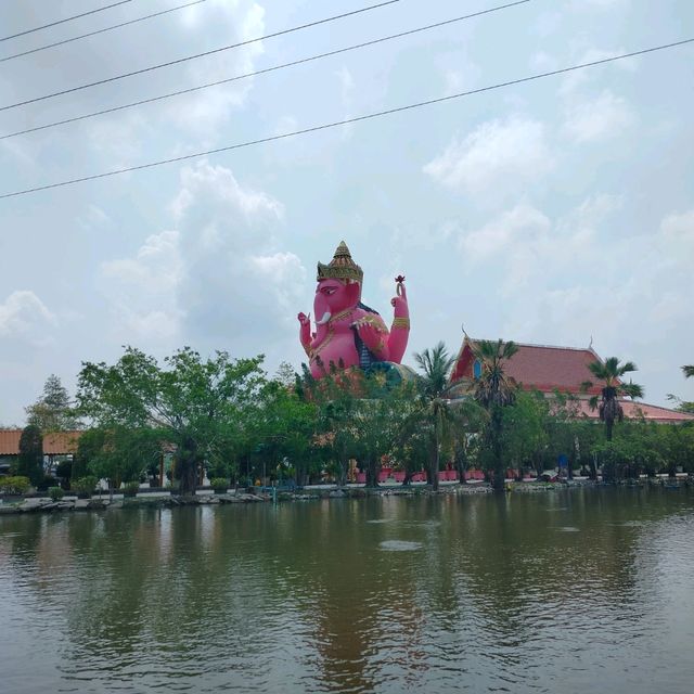 タイ寺院!? ワットブローンアーカート