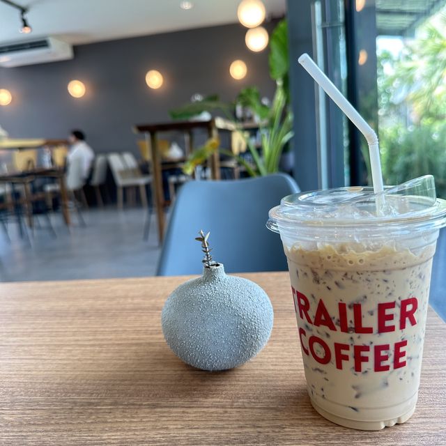Trailer Coffee ร้านกาแฟดีๆที่มีขนมจีนน้ำเงี้ยว📍