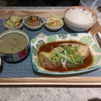 青埔全新開幕人氣餐廳   茶自點