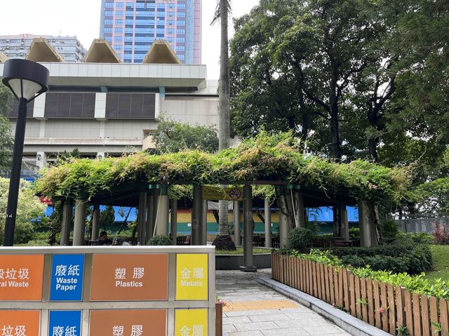 彩虹道三大設施：羽毛球中心+體育館+遊樂場集於一身