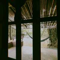 นอนบ้านริมน้ำ พายเรือคายัค สักการะหลวงพ่อทวดกัน