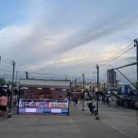 ตลาดนกฮูก นนทบุรี