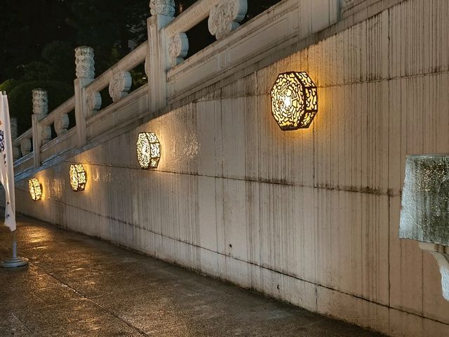 台北-雨夜也超美的🎀中正紀念館（適合拍攝、情侶約會）🎀
