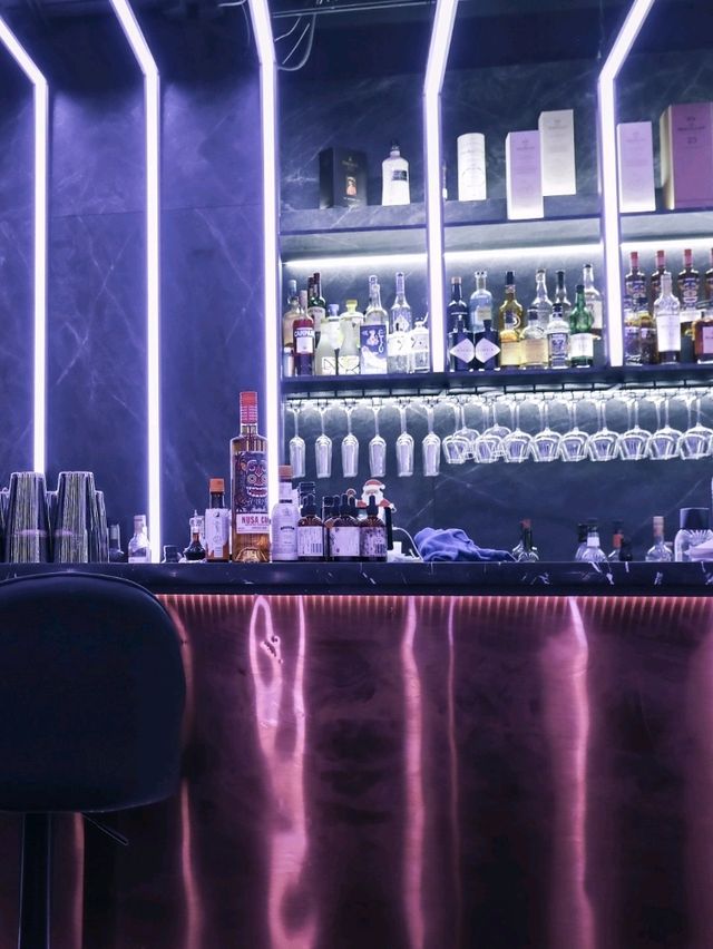 型格暗黑酒吧