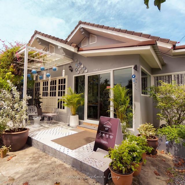 คาเฟ่สไตล์โคซี่ เปลี่ยนบ้านมาเป็นคาเฟ่