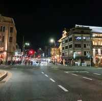 京都散遊，夜步鴨川。