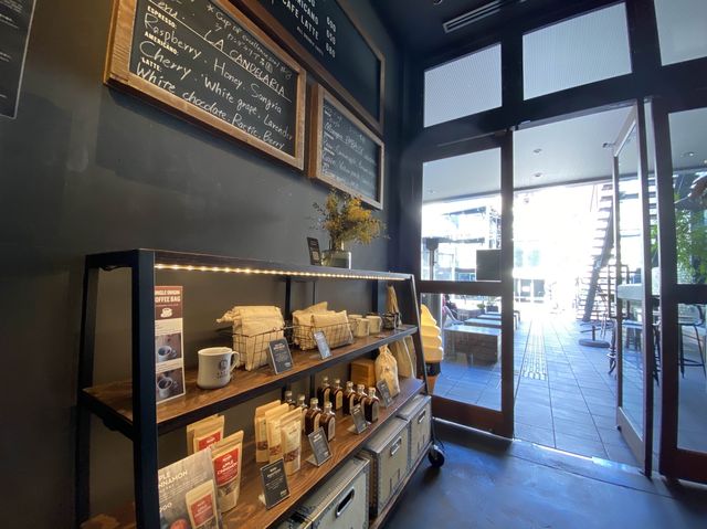 東京・渋谷。キャットストリートのカフェ『 ザ・ロースタリー （THE ROASTERY BY NOZY COFFEE）』