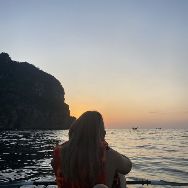 Kayaking to little Monkey beach 