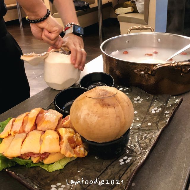 九龍城新派椰子雞火鍋