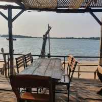 ครัวริมพาน ร้านลับวิวสะพานสารสิน