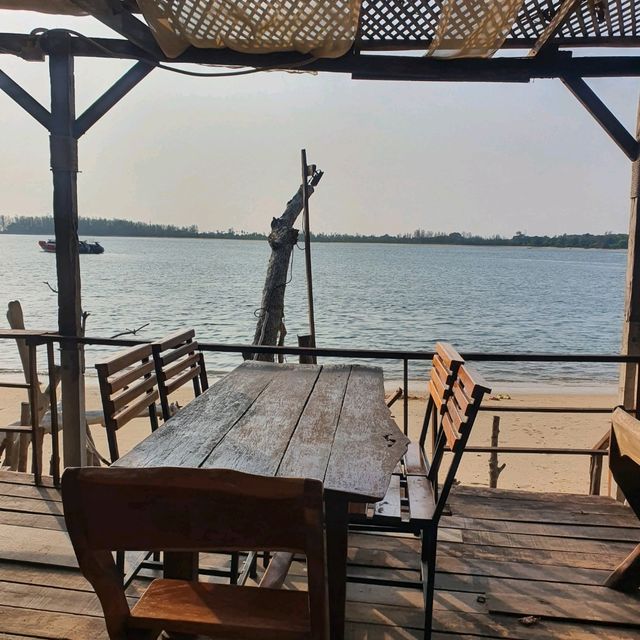 ครัวริมพาน ร้านลับวิวสะพานสารสิน
