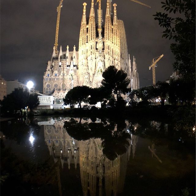 【スペイン】昼も夜も楽しむサグラダファミリア 【スペイン】昼も夜も楽しむサグラダファミリア