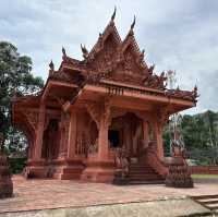 พระอุโบสถสีแดงแห่งเดียวบนเกาะสมุย 7