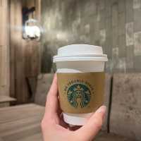 夢のスタバ飲み放題が、たったの300円！？