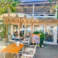 ร้าน Hideout Beach and Cafe