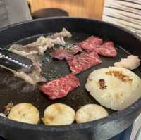 레트로 컨셉에 소고기 철판구이 맛집 남산소금구이!