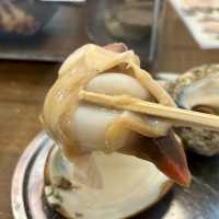 【兵庫・西宮市】活魚水槽の活貝をその場で焼いて味わえる「活貝センター 門戸漁港」