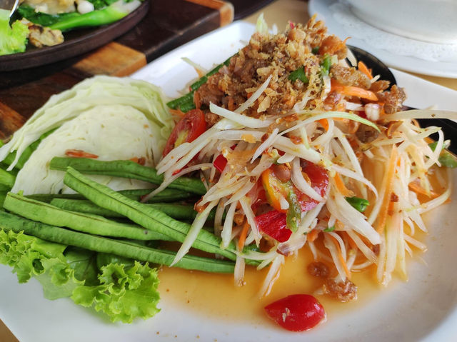 ร้านอาหารบรรยากาศยุโรป ไวน์ดี ในอำเภอสัตหีบ