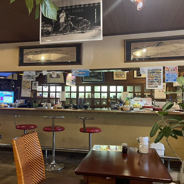사카이미나토 항구의 작은 카페, 카페 쿠로(クロ)