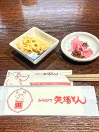 【名古屋グルメ】矢場とんの本店は平日でも行列必至！