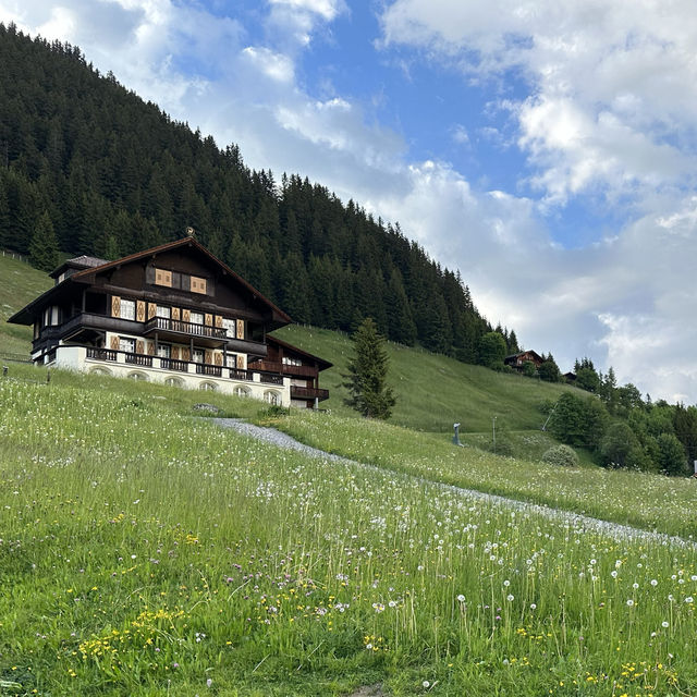 Picturesque mountain village, Mürren