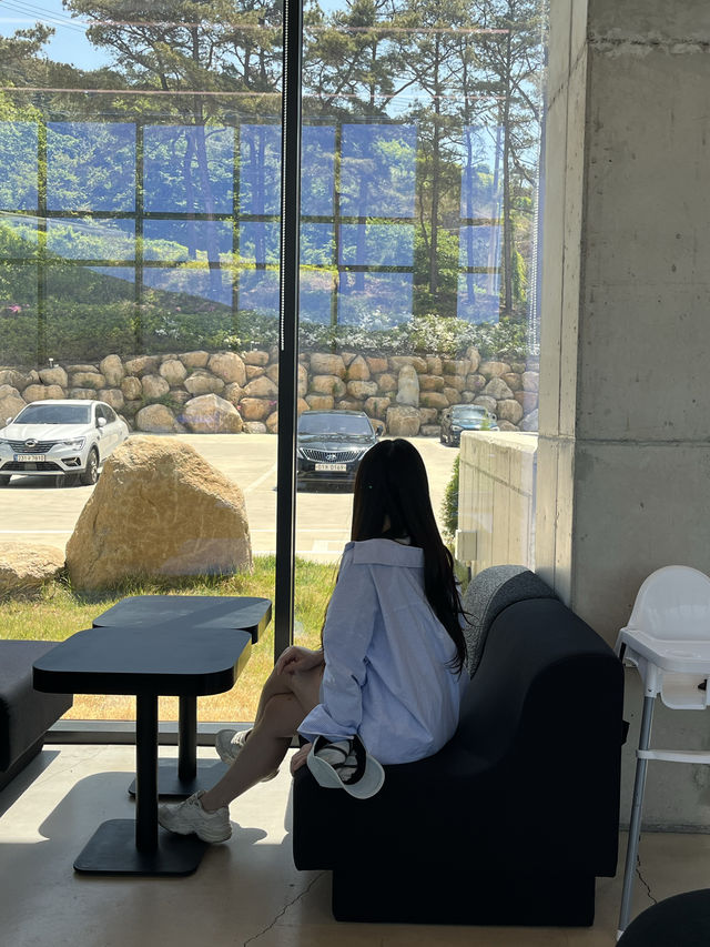 아이들 놀이터가 있는 채광 뷰 맛집 청도 랜드스케이프
