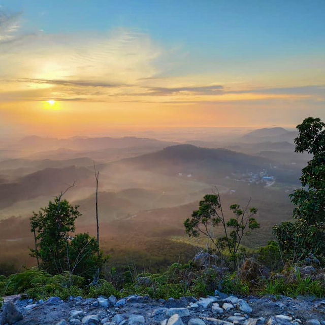 Bukit Seladang: A Hidden Hiking Gem in Jerantut, Pahang